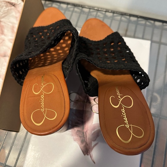 NEW Jessica Simpson Black Woven Mules - Picture 4 of 6